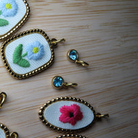 Ciondolo Fiore Azzurro